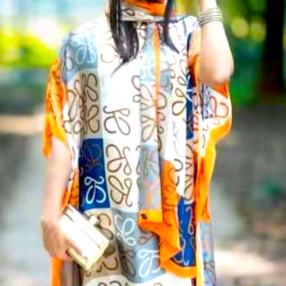 NWT colorful and beautiful gown  for summer  time . - Picture 5 of 5